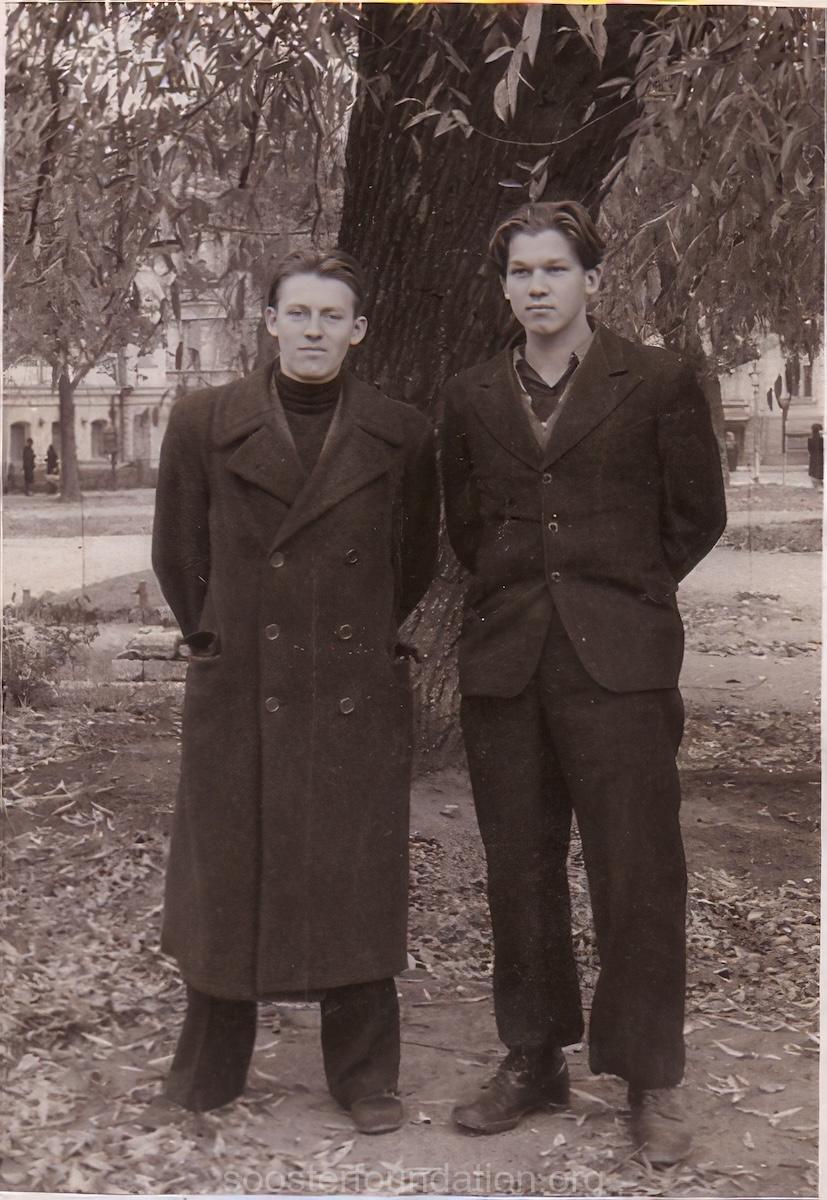 Вальдур Охакас и Юло Соостер. 1940-е